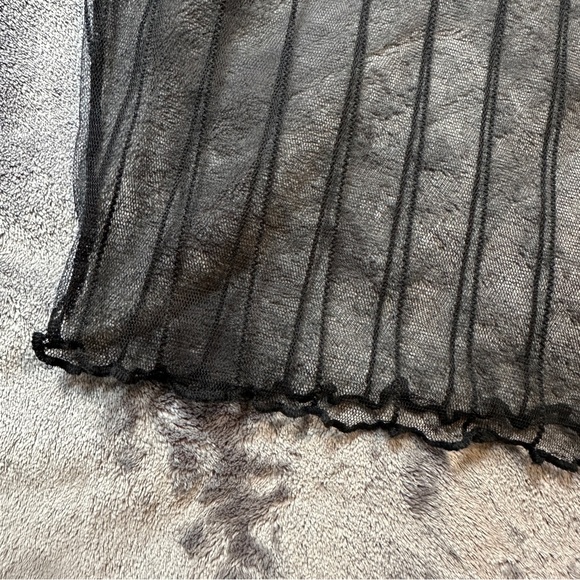 NWOT Black Sheer Crop Top Mesh Stripe Short Sleeve Ruffle Edge XS Small Sexy - Picture 4 of 5